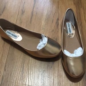BRAND NEW Steve Madden Rose Gold Flats